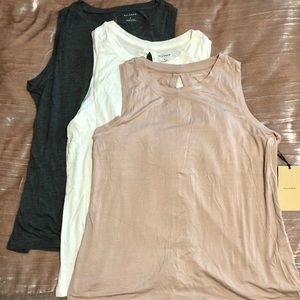 BNWT Halogen Split Hem Tank, Set of 3, Size Small